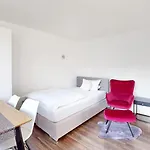 Spacious 4 Bedroom Apartment Near City Center