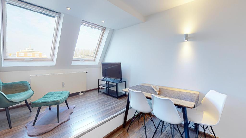 Spacious 4 Bedroom Near Center München