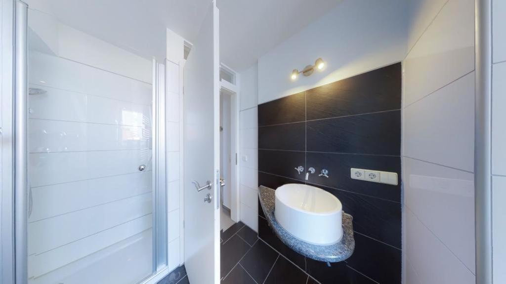 Spacious 4 Bedroom Near Center Appartamento Monaco di Baviera